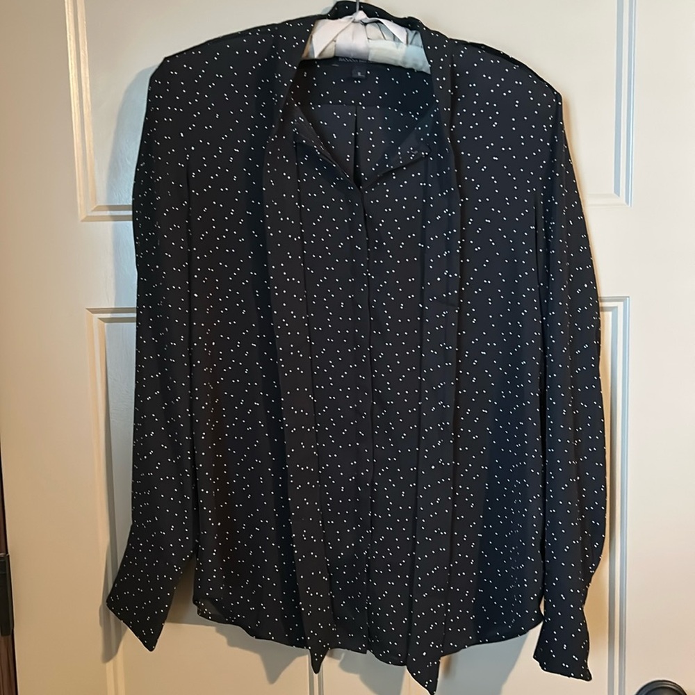 Banana Republic tie neck polka dot blouse